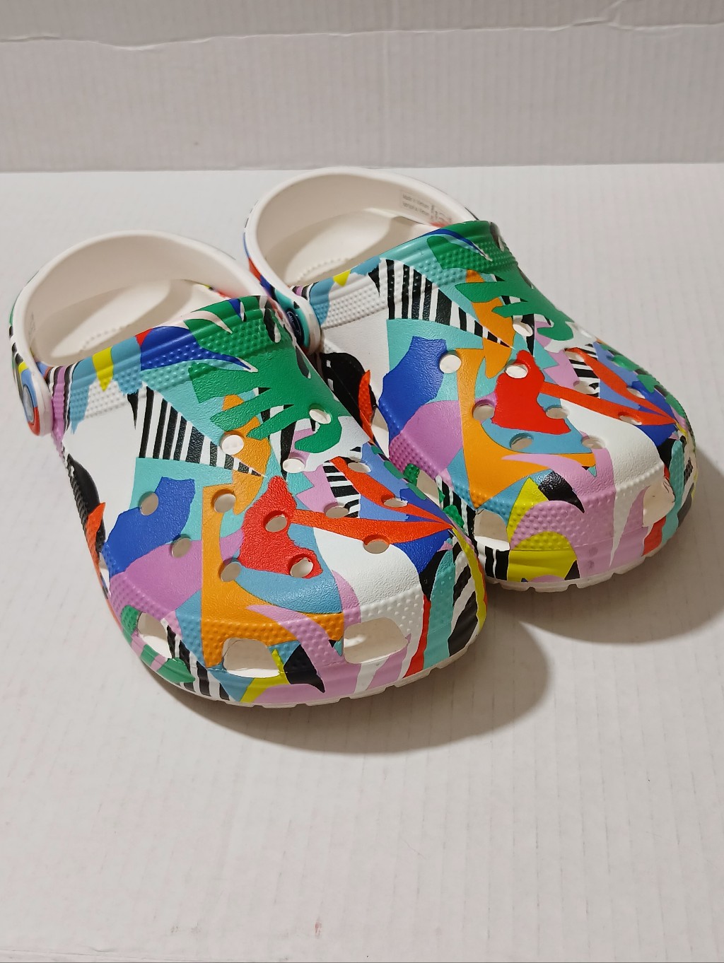 Crocs Retro Resort Clog Tropical Colorful Slip On Sandals Summer Womens 8